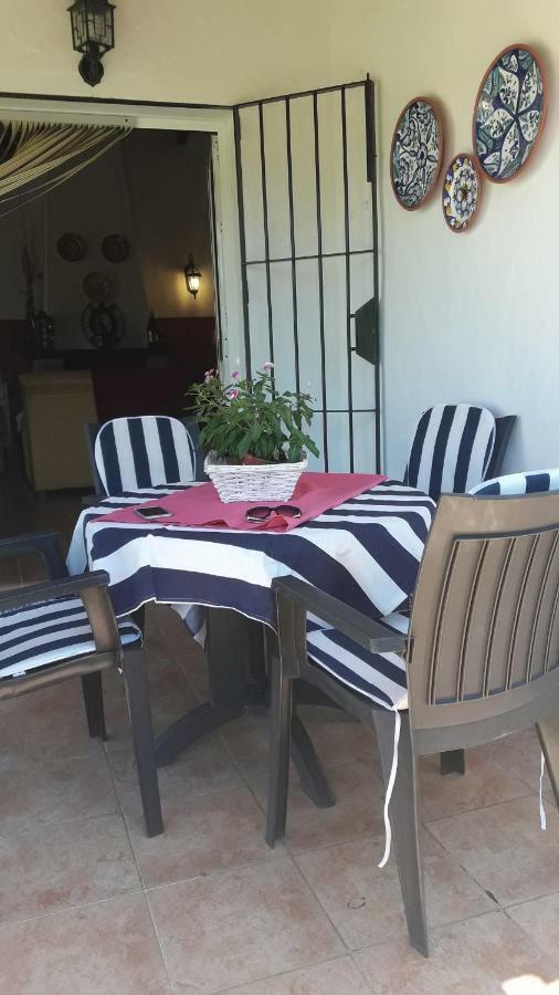 Chalet la Huerta 2 dispone chimenea y WiFi Conil De La Frontera Esterno foto